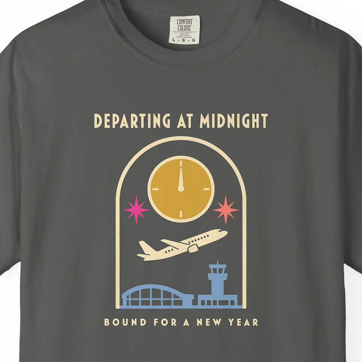 Departing at Midnight Tee in Pepper, close-up