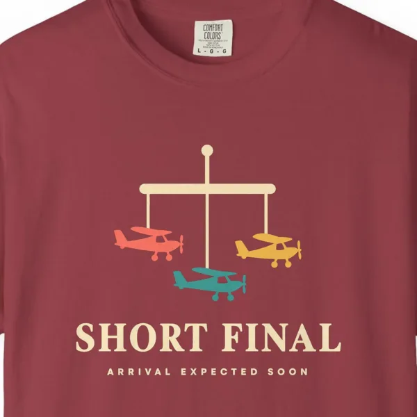 short-final-tee-chili-chest Short Final Tee in Chili, close-up